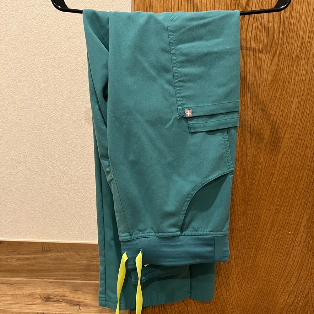 Figs Scrub Bottoms Hydrogreen Size XS Tall Women